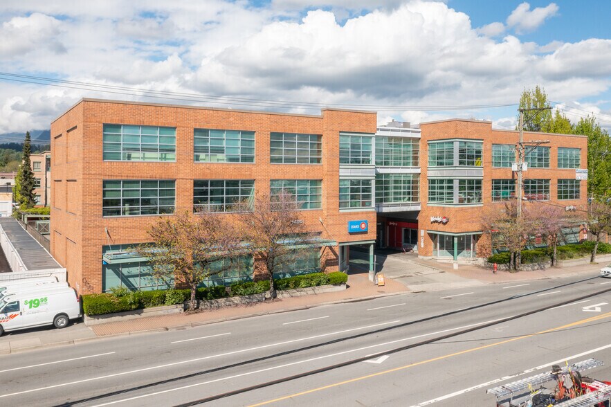 1460-1488 Main St, North Vancouver District, BC à vendre - Photo du bâtiment - Image 1 de 8