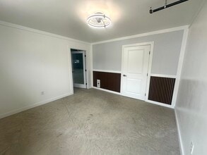 190 Ninety Four Ln, Taylor, TX for sale Interior Photo- Image 2 of 7