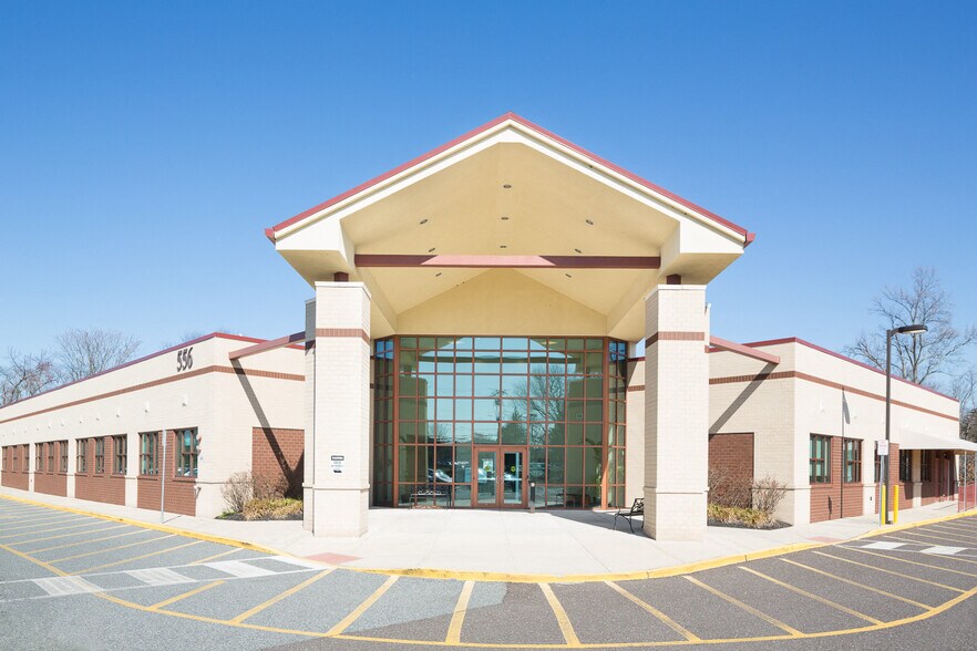 556 Egg Harbor Rd, Sewell, NJ à louer - Photo du bâtiment - Image 2 de 5