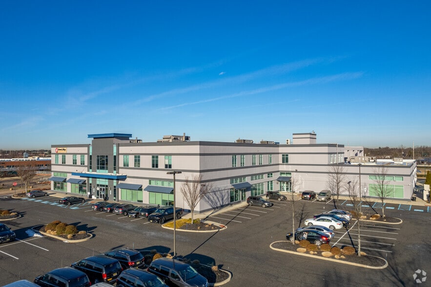 200 Campbell Dr, Willingboro, NJ for lease - Building Photo - Image 2 of 14