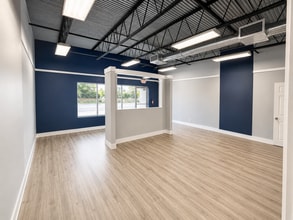 3162-3184 SE Dixie Hwy, Stuart, FL for lease Interior Photo- Image 2 of 3