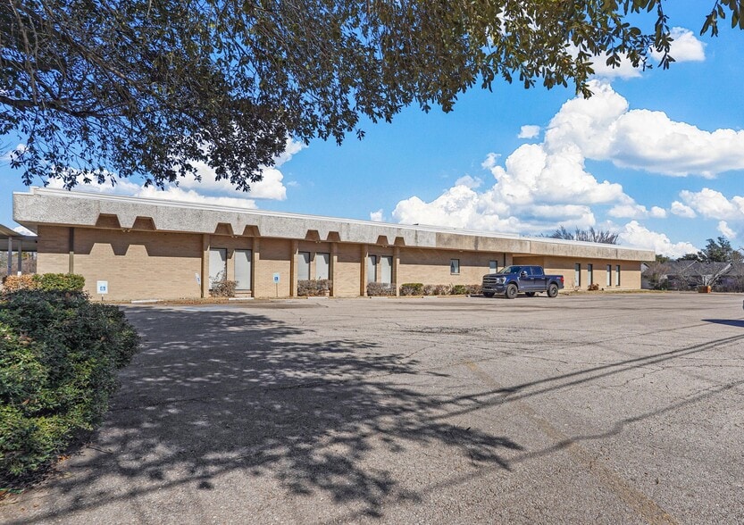 5605 Wesley St, Greenville, TX for lease - Building Photo - Image 3 of 23