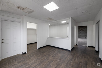 3520 W 69th St, Little Rock, AR for lease Interior Photo- Image 1 of 3