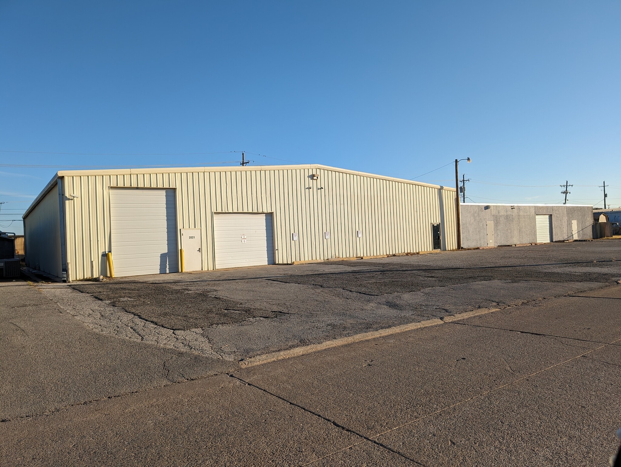 2015-2021 SW Washington Ave, Lawton, OK à vendre Photo du bâtiment- Image 1 de 8