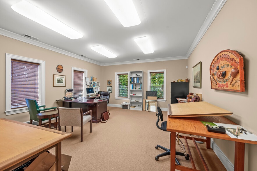 811 W 8th St, Winston-Salem, NC à vendre - Photo du bâtiment - Image 2 de 5