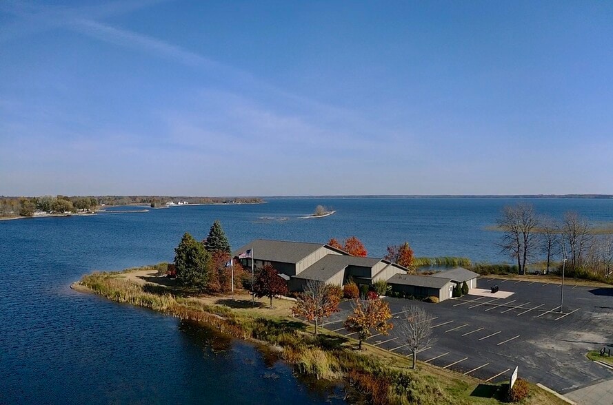 933 N 8th St, Gladstone, MI for lease - Primary Photo - Image 1 of 4