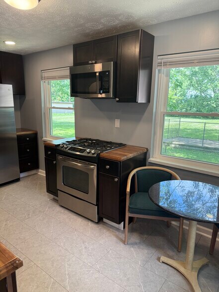 8079 W 3rd St, New Lebanon, OH à vendre - Photo du bâtiment - Image 2 de 33