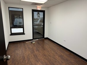 729-739 Fullerton Ave, Addison, IL for lease Interior Photo- Image 1 of 1