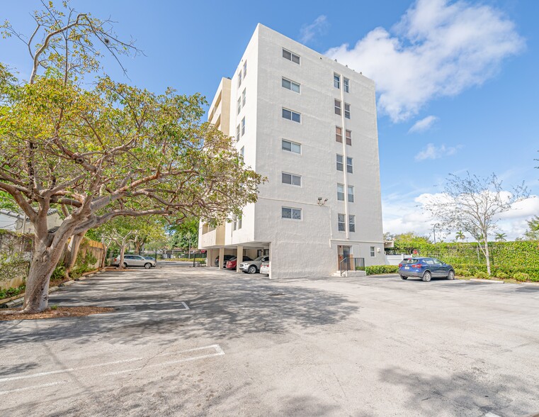 5995 Biscayne Blvd, Miami, FL for sale - Building Photo - Image 3 of 5