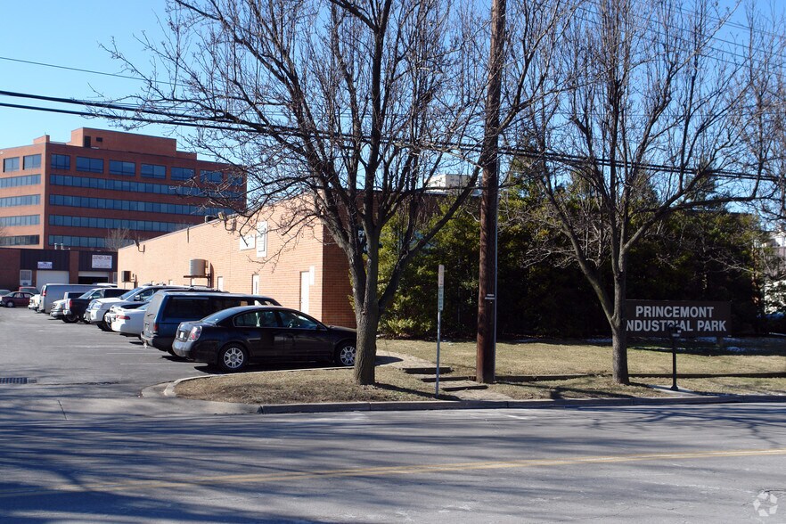 328 N Stonestreet Ave, Rockville, MD for lease - Primary Photo - Image 1 of 3