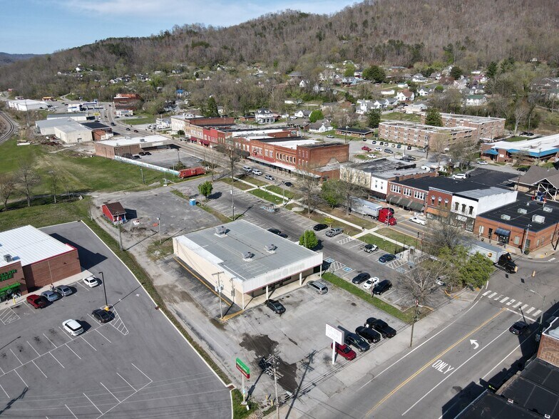 174 S Main St, Jellico, TN à louer - Photo du bâtiment - Image 2 de 6