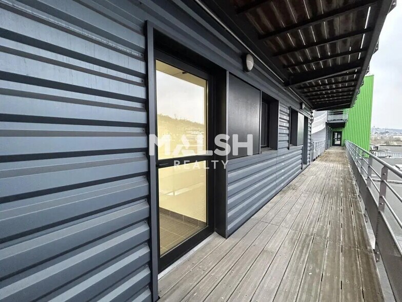 Bureau dans Brignais à vendre - Photo du bâtiment - Image 2 de 12