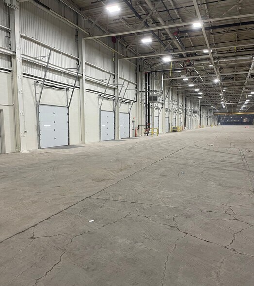 2200 Channahon Rd, Joliet, IL à louer - Photo intérieure - Image 2 de 5