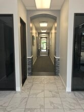 4655 Techniplex Dr, Stafford, TX for lease Building Photo- Image 1 of 4