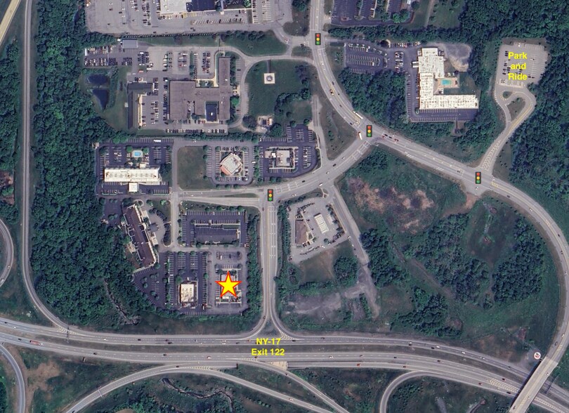 23 Crystal Run Xing, Middletown, NY à louer - Photo du bâtiment - Image 3 de 5