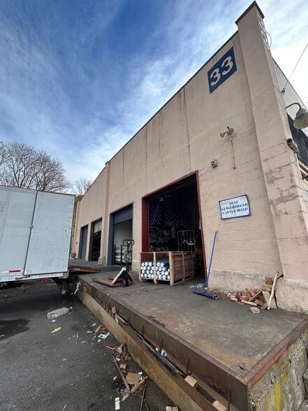 33 Gingerbread Castle Rd, Hamburg, NJ à louer - Photo du bâtiment - Image 2 de 3