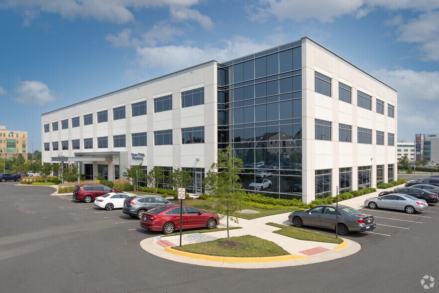 24560 Southpoint Dr, Aldie, VA à louer - Photo du bâtiment - Image 2 de 5