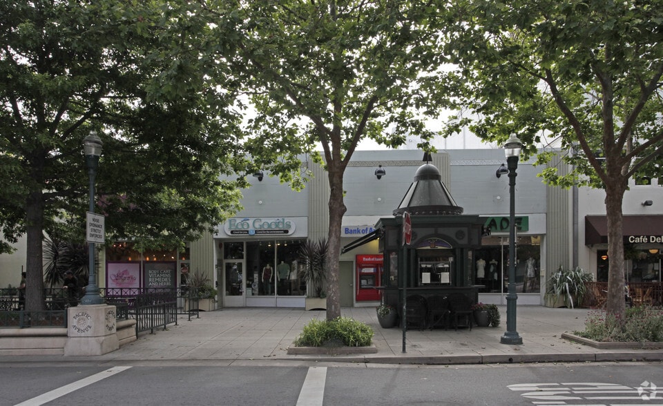 1128-1130 Pacific Ave, Santa Cruz, CA for lease - Building Photo - Image 3 of 5