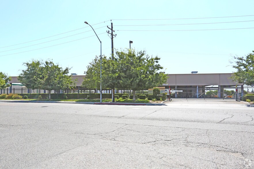 2990 E Annadale Ave, Fresno, CA à vendre - Photo principale - Image 1 de 2