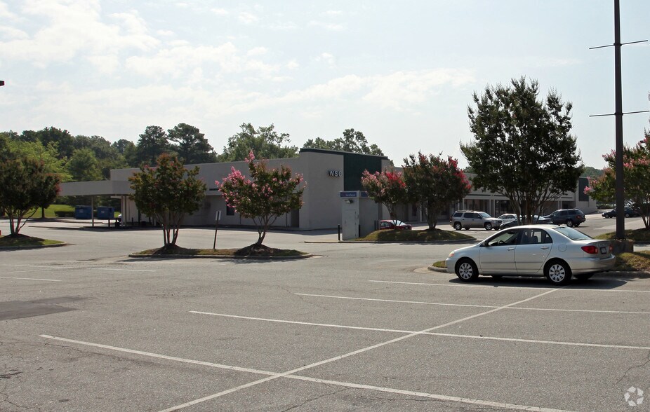 1100 N Miami Blvd, Durham, NC for sale - Building Photo - Image 2 of 4