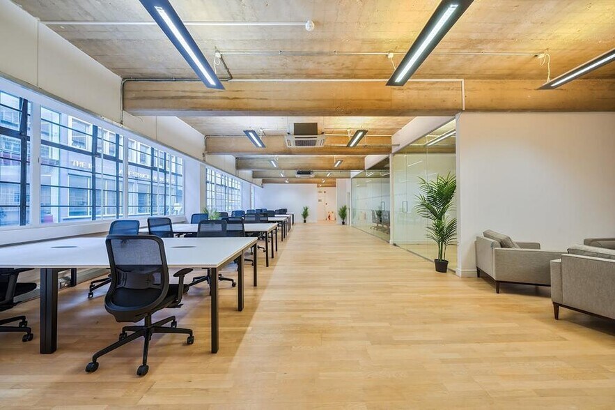 16-25 Bastwick St, London for lease - Building Photo - Image 3 of 22