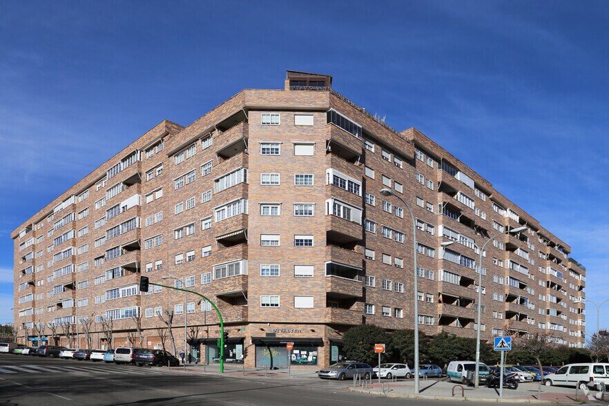 Paseo Acacias, 17, Coslada, Madrid for sale - Building Photo - Image 1 of 2
