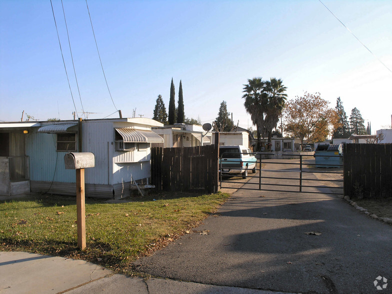 2621 Santa Fe St, Riverbank, CA for sale - Primary Photo - Image 1 of 1