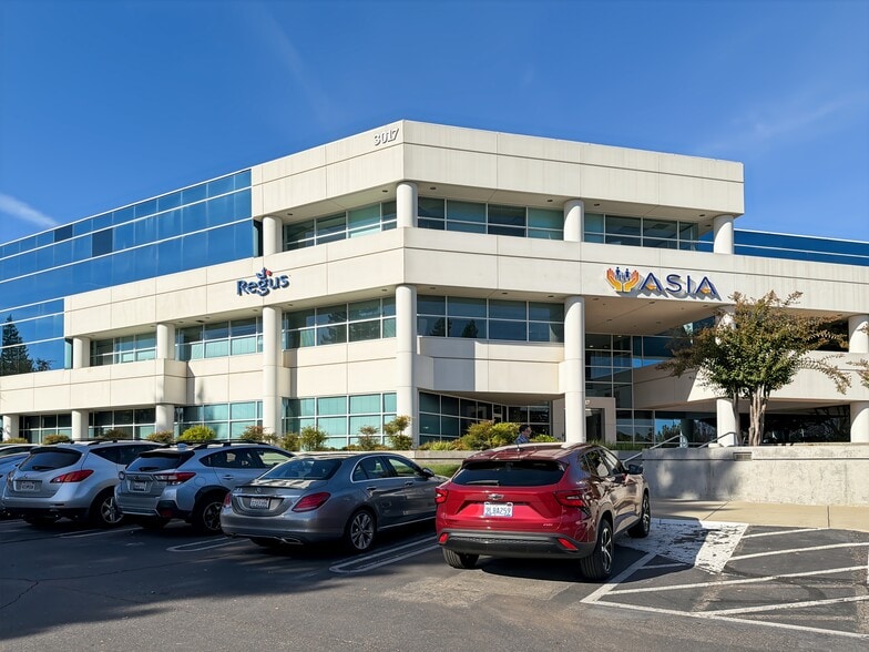 3017 Douglas Blvd, Roseville, CA for lease - Building Photo - Image 3 of 15
