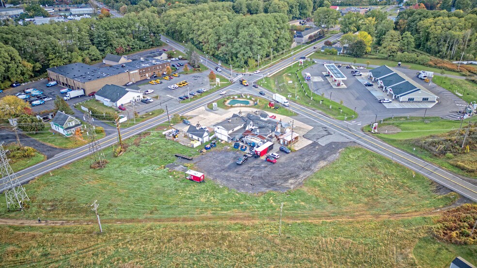 671 Mariaville Rd, Schenectady, NY à vendre - Photo du bâtiment - Image 3 de 59