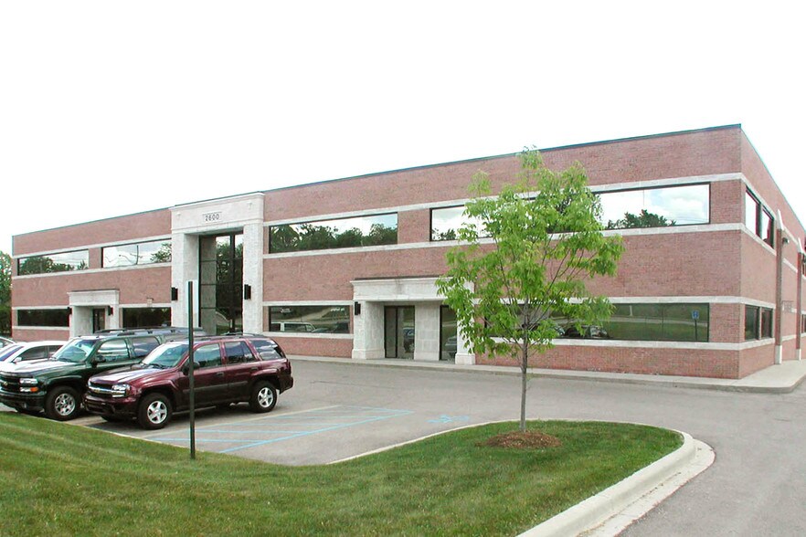 2600 Auburn Rd, Auburn Hills, MI à louer - Photo du bâtiment - Image 2 de 2