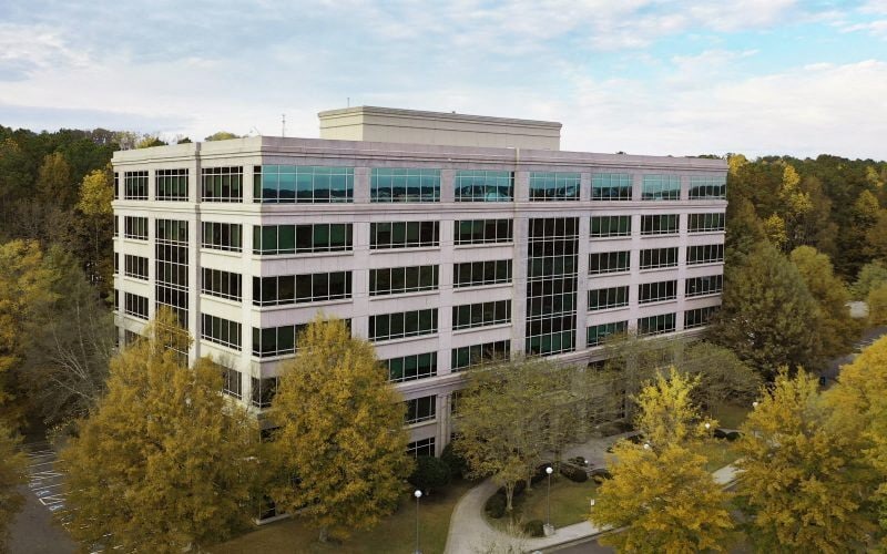 100 North Point Ctr E, Alpharetta, GA à louer Photo principale- Image 1 de 4