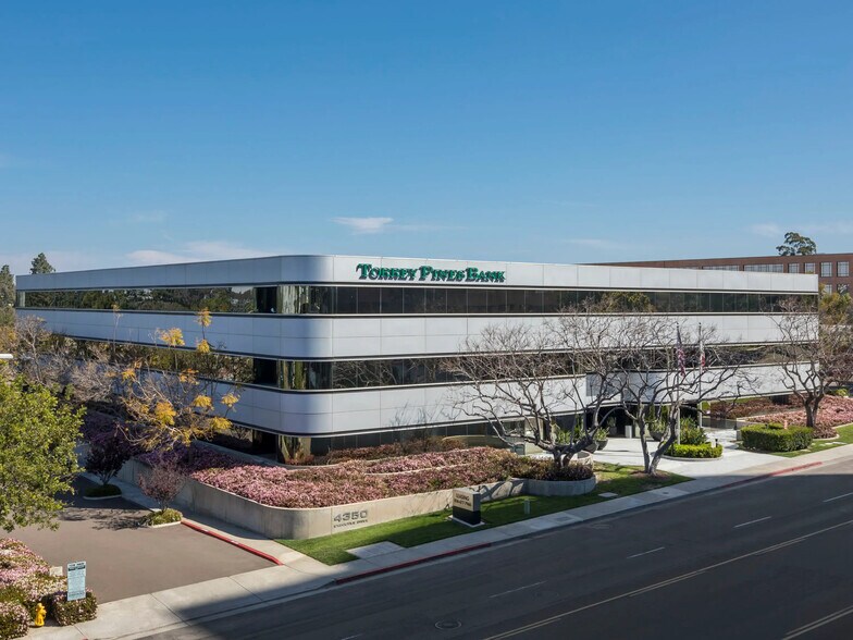 4350 Executive Dr, San Diego, CA à louer - Photo du bâtiment - Image 2 de 3