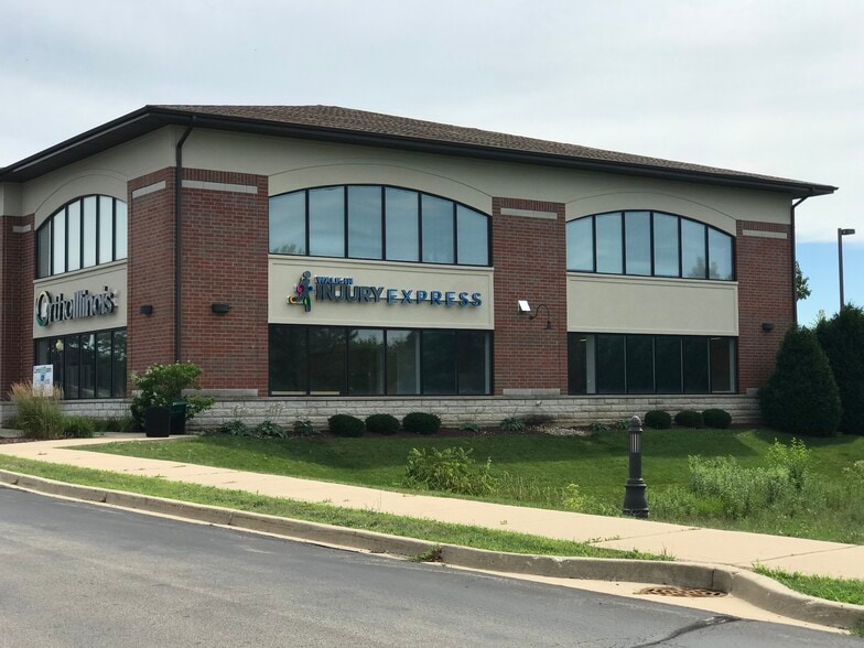 4119 W Shamrock Ln, Mchenry, IL for sale - Building Photo - Image 3 of 12