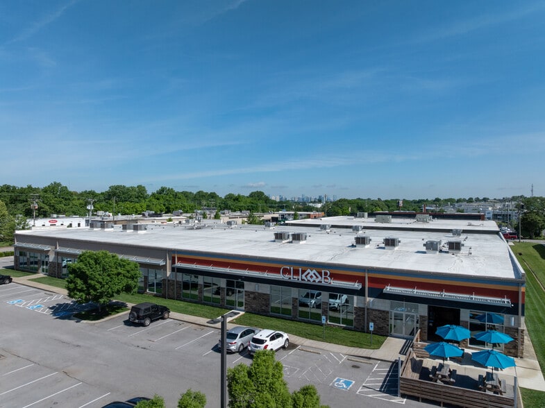 2926 Kraft Dr, Nashville, TN à louer - Photo du bâtiment - Image 2 de 16