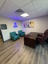 930 S 4th St, Las Vegas, NV for lease Building Photo- Image 2 of 4