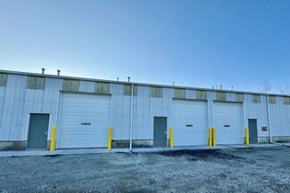 Plus de détails pour 43 Oak St, Bristol, IL - Industriel/Logistique à louer