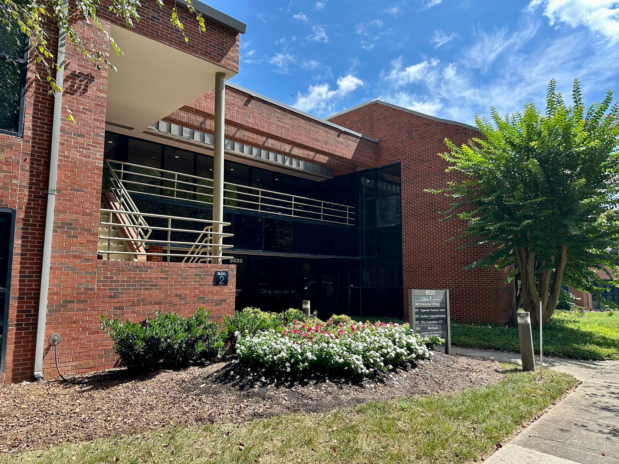 6520 Airport Center Dr, Greensboro, NC for lease Building Photo- Image 1 of 6