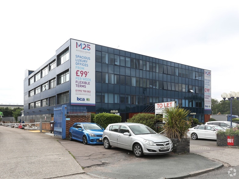 121 Brooker Rd, Waltham Abbey for lease - Building Photo - Image 2 of 124