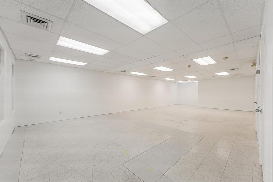 299 Herndon Pky, Herndon, VA for sale - Building Photo - Image 2 of 9