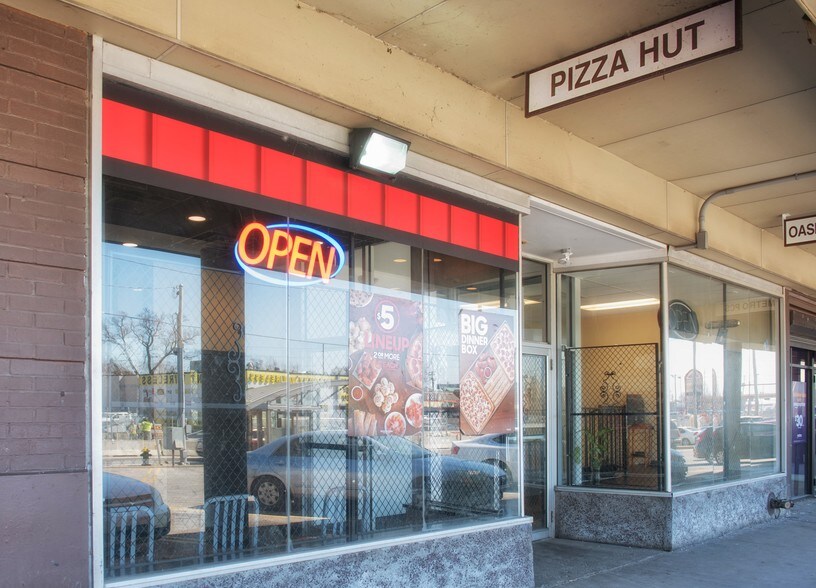 13520 Euclid Ave, Cleveland, OH à louer - Photo du bâtiment - Image 3 de 8