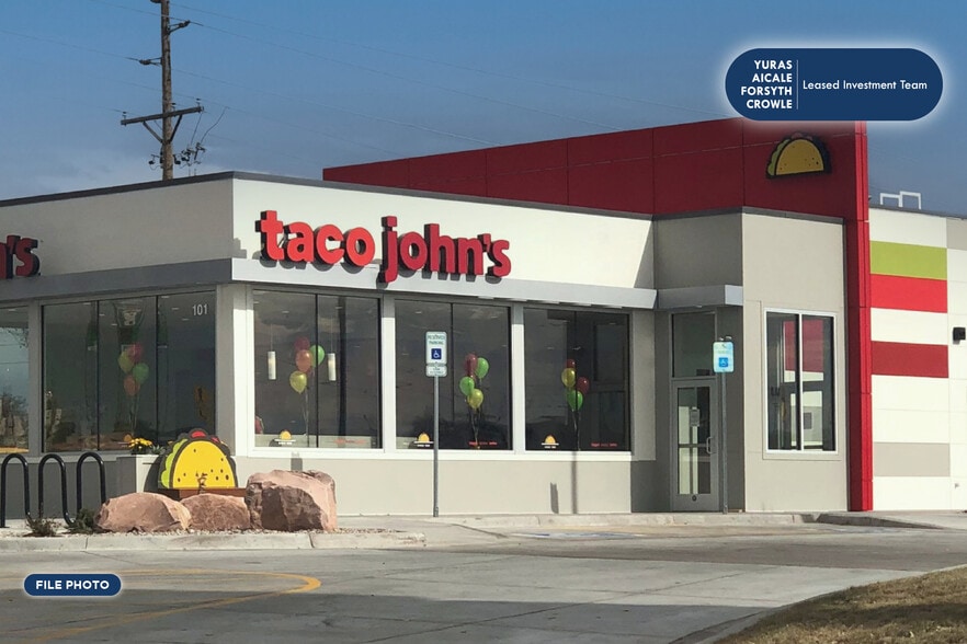 1750 S Main St, West Bend, WI for sale - Building Photo - Image 1 of 1