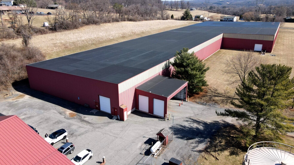 30 Kremp Rd, Mohnton, PA for sale - Primary Photo - Image 2 of 6