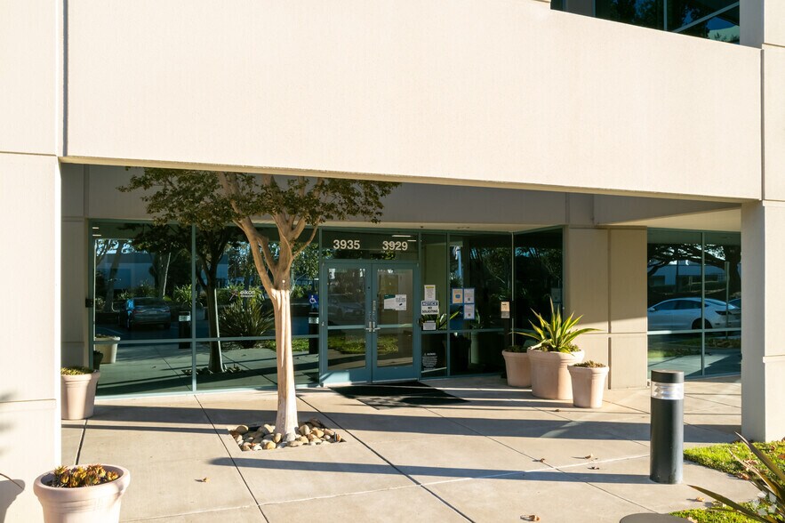 3929 Point Eden Way, Hayward, CA for lease - Building Photo - Image 2 of 4