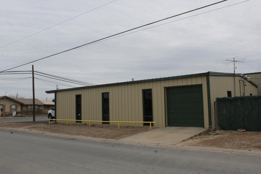 407 N Nelson St, Fort Stockton, TX à vendre - Photo du bâtiment - Image 2 de 12