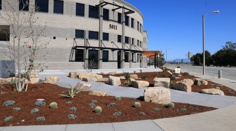 5811 Olivas Park Dr, Ventura, CA à louer - Photo du bâtiment - Image 3 de 7