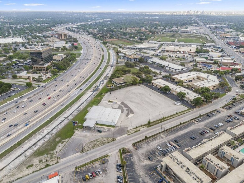 459-599 Spencer Ln, San Antonio, TX for lease - Building Photo - Image 3 of 11