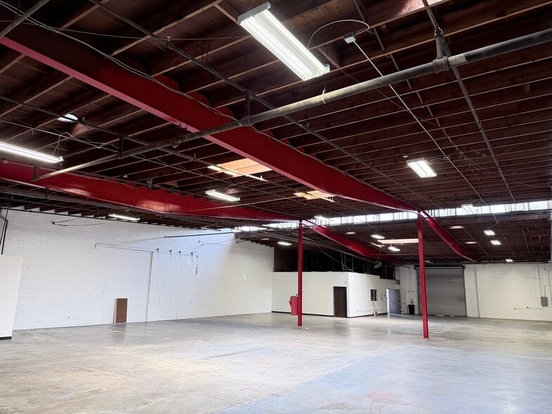 16221 S Maple Ave, Gardena, CA for lease - Interior Photo - Image 3 of 7