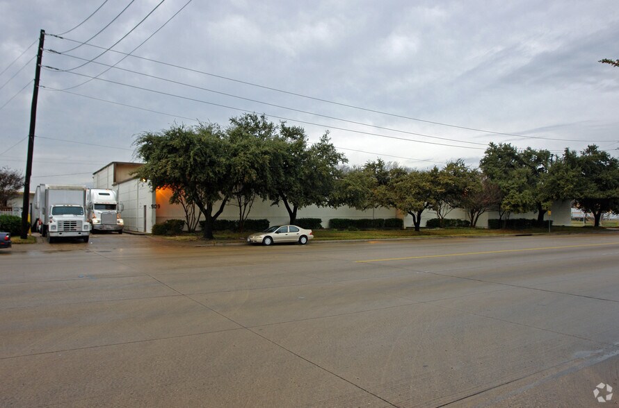 1909 N Beckley Ave, Dallas, TX à louer - Photo du bâtiment - Image 2 de 7
