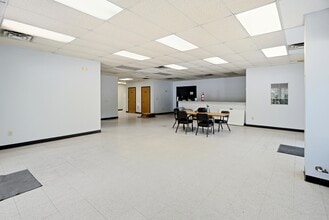 2122 Camden Ave, Durham, NC for lease Interior Photo- Image 1 of 9