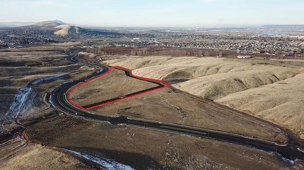 8428 Bob Olson Pkwy, Kennewick, WA à vendre - Photo du bâtiment - Image 3 de 4